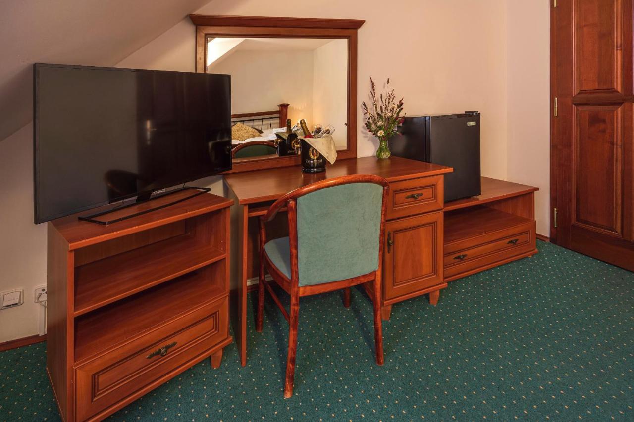 Zamecky Hotel Metternich Velka Hledsebe Ngoại thất bức ảnh
